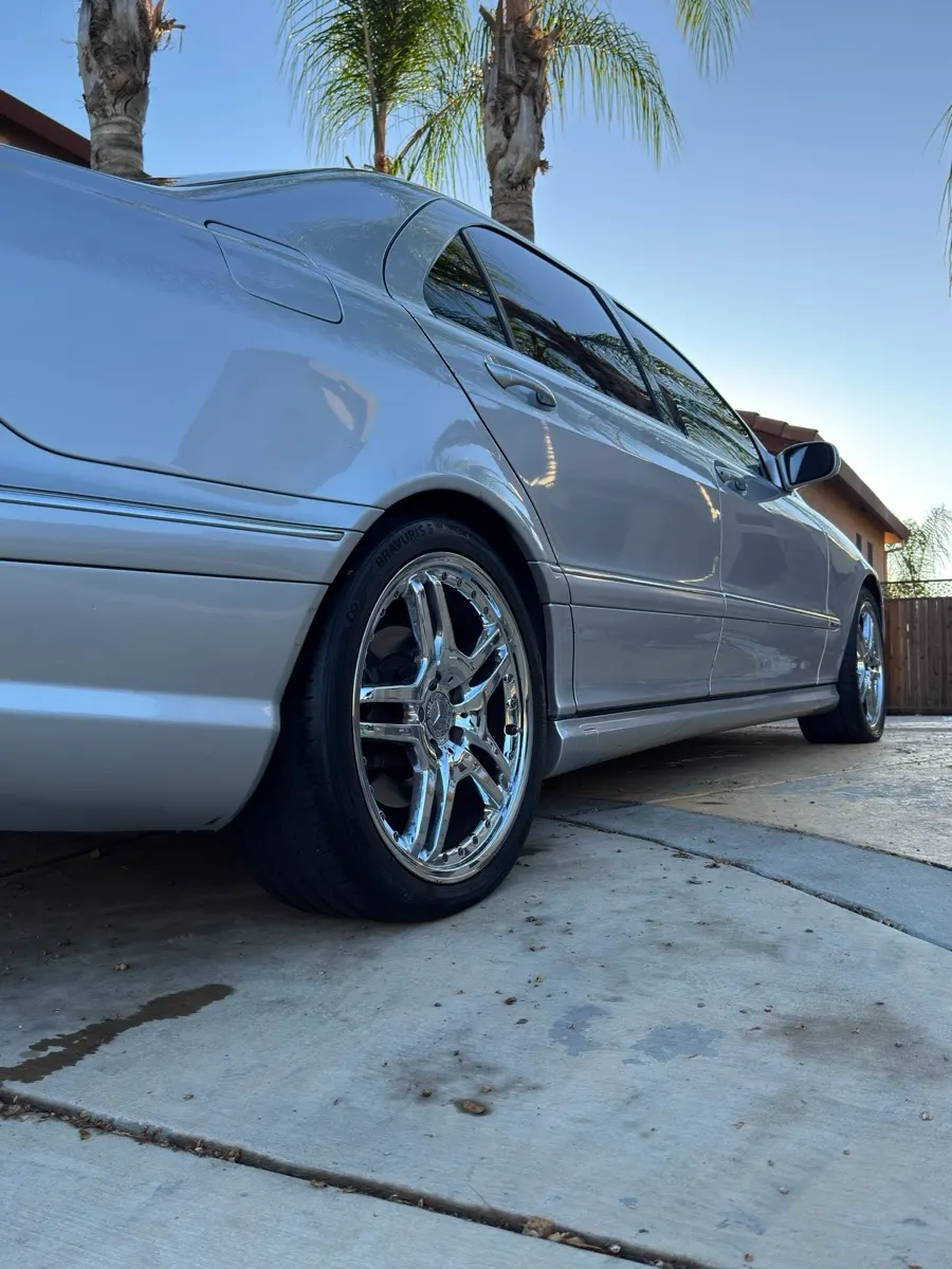 Silver Mercedes wheel and side after a Valley Details detail